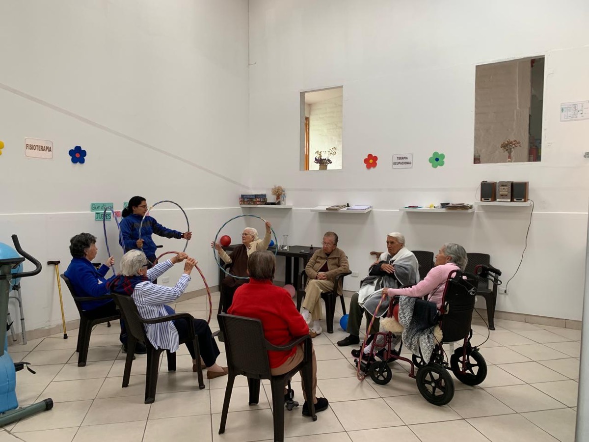 Sesión de fisioterapia y terapia ocupacional